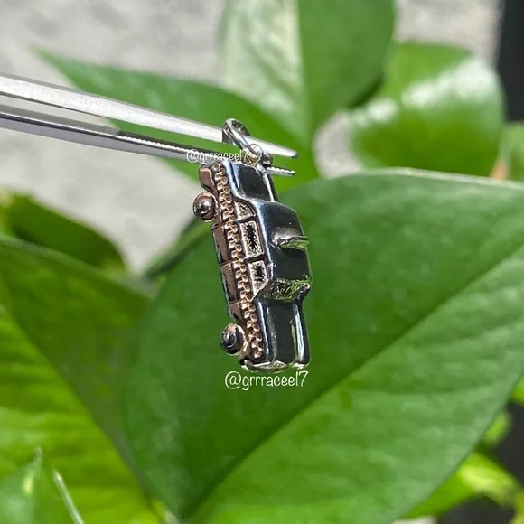 AUTH RARE vintage Tiffany & Co. taxi cab charm/pendant🚕 - Picture 5 of 17